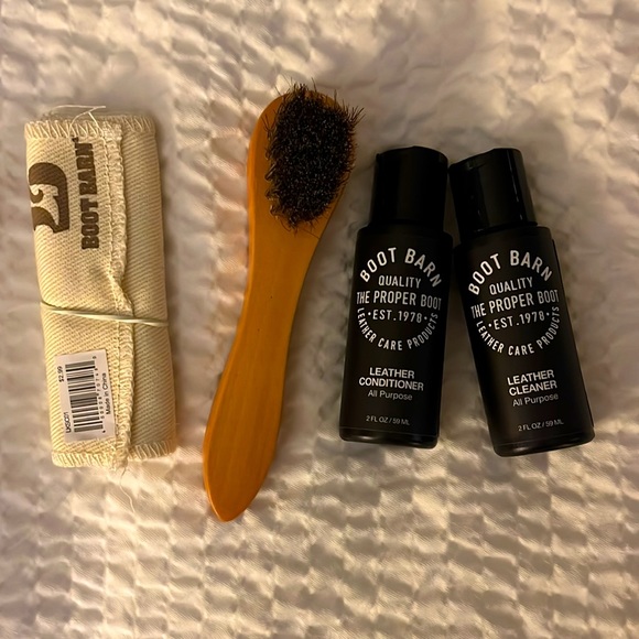 Boot Barn Leather Cleaning Kit - Picture 1 of 4